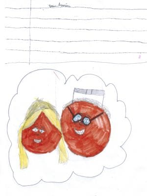 Kindertekening van twee lachende ronde figuurtjes in een wolk, in kleurpotlood.